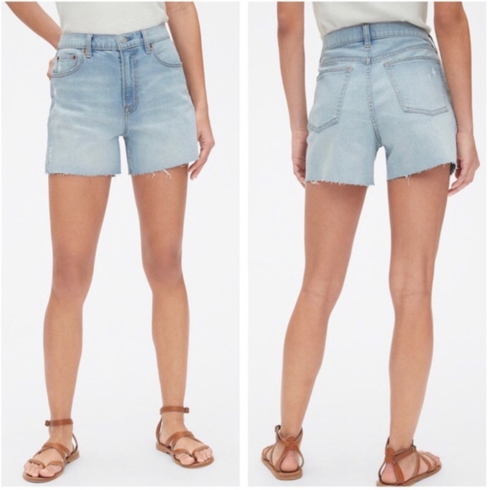 GAP High rise 4" Denim Short Light
Wash Sz 6/28